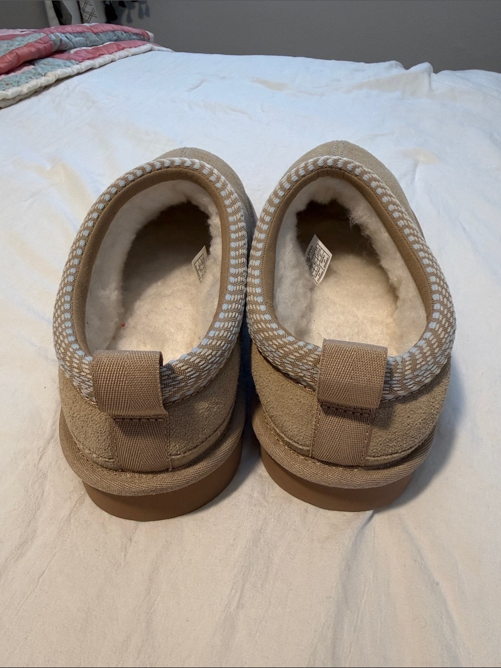 Koolaburra by Ugg Cozy Suede Slip-On Clog in Light Tan Size 10 - Picture 4 of 7